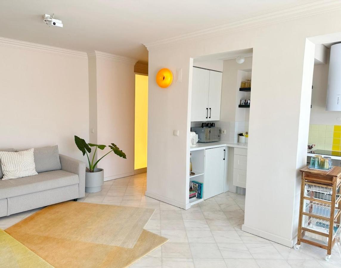 شقة Groovy Caparica Gem With Large Sunny Terrace كوستا دا كاباريكا المظهر الخارجي الصورة